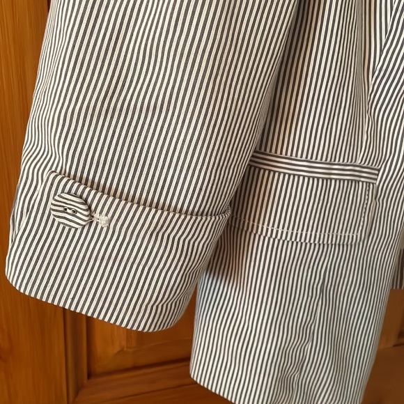 Blue and white pinstripe blazer SOAKED IN LUXURY - Picture 4 of 6